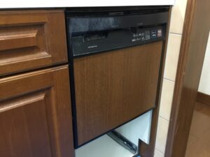 広島キッチン取付け隊　食洗機前パネルでを楽しむ　施工前
